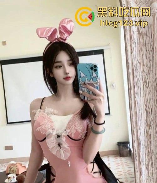 抖音小网红【虎孃Pan】全裸骚舞曝光!润滑液摩擦,全程骚得让人顶不住!-6