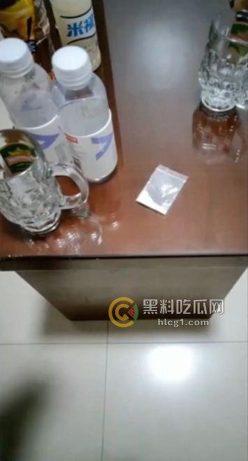 男友迷晕女友邀兄弟操逼,这种恶行竟然被网曝,群体疯狂讨论中-3