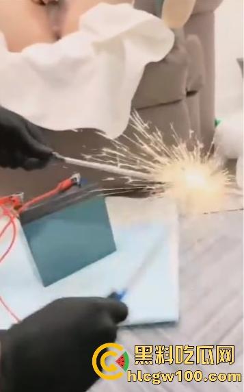 黑丝高跟电击鲍鱼了解一下,少女被调教到淫叫抽搐,带电的鲍鱼咬一口怕是连舌头都麻,你敢吃电击鲍鱼吗?-6