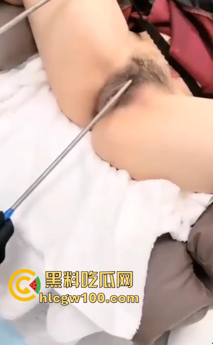 黑丝高跟电击鲍鱼了解一下,少女被调教到淫叫抽搐,带电的鲍鱼咬一口怕是连舌头都麻,你敢吃电击鲍鱼吗?-9