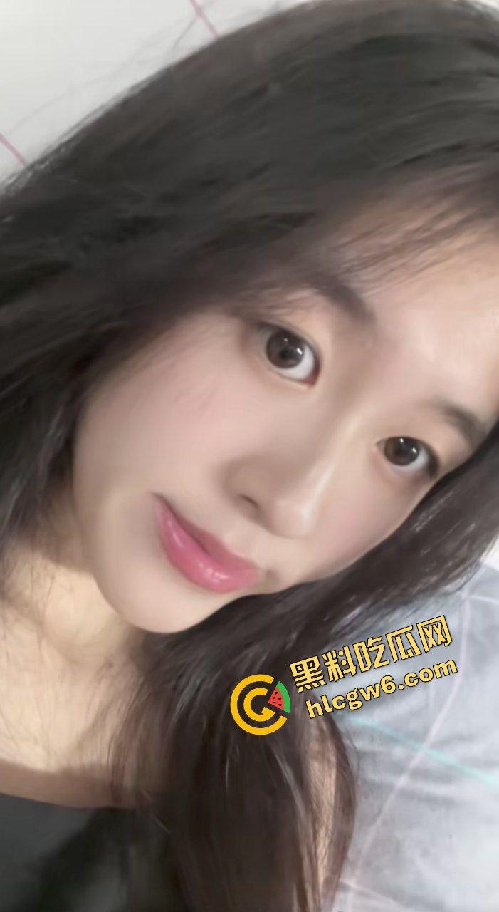 抖音湖南工业大专反差婊骚鸡『沛沛不会扭』私拍脱衣裸露大奶供金主观赏!原创独家真实曝光!-3