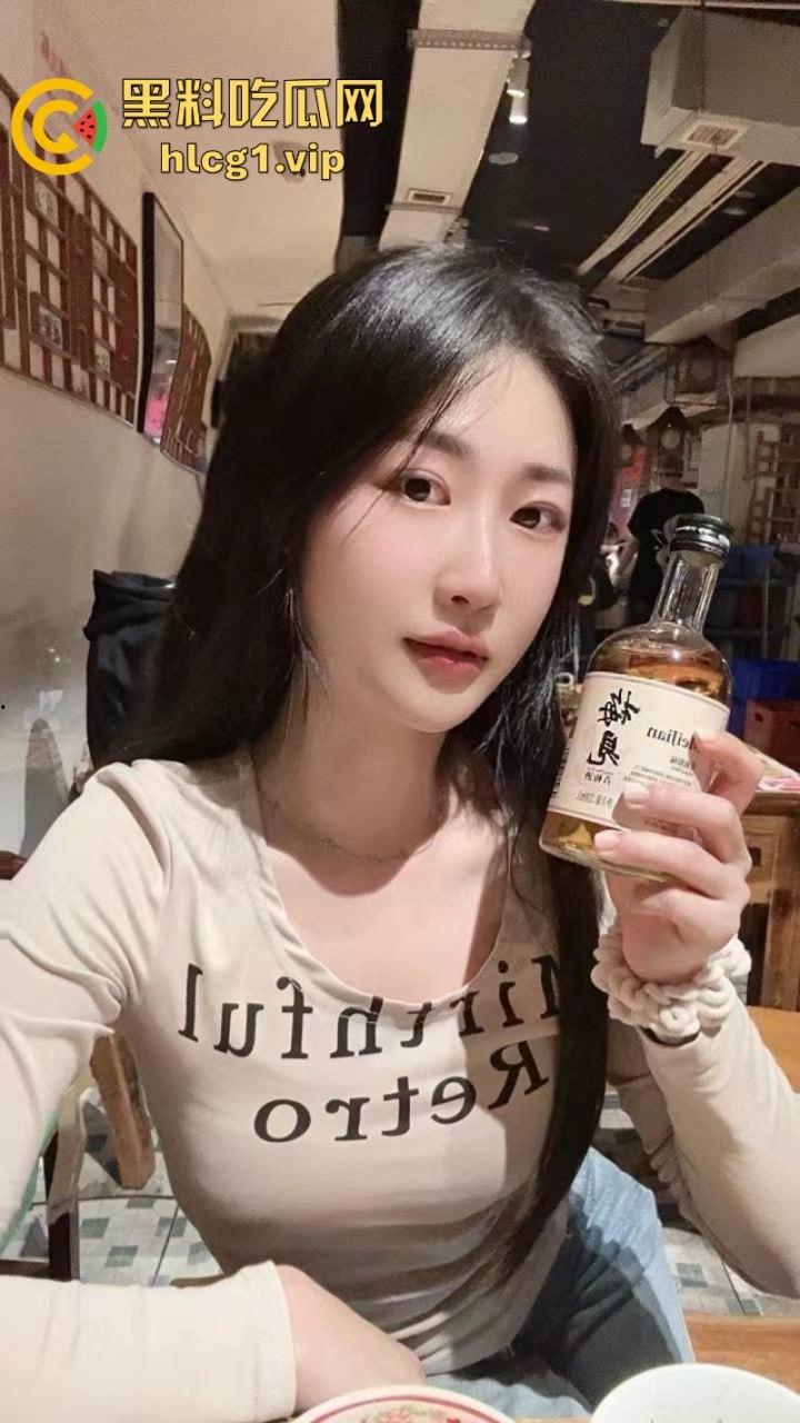 最温柔抓奸!浙江温州【扬子】带孩子出轨被抓 看到少妇后我懂了 这颜值谁不喜欢?-8