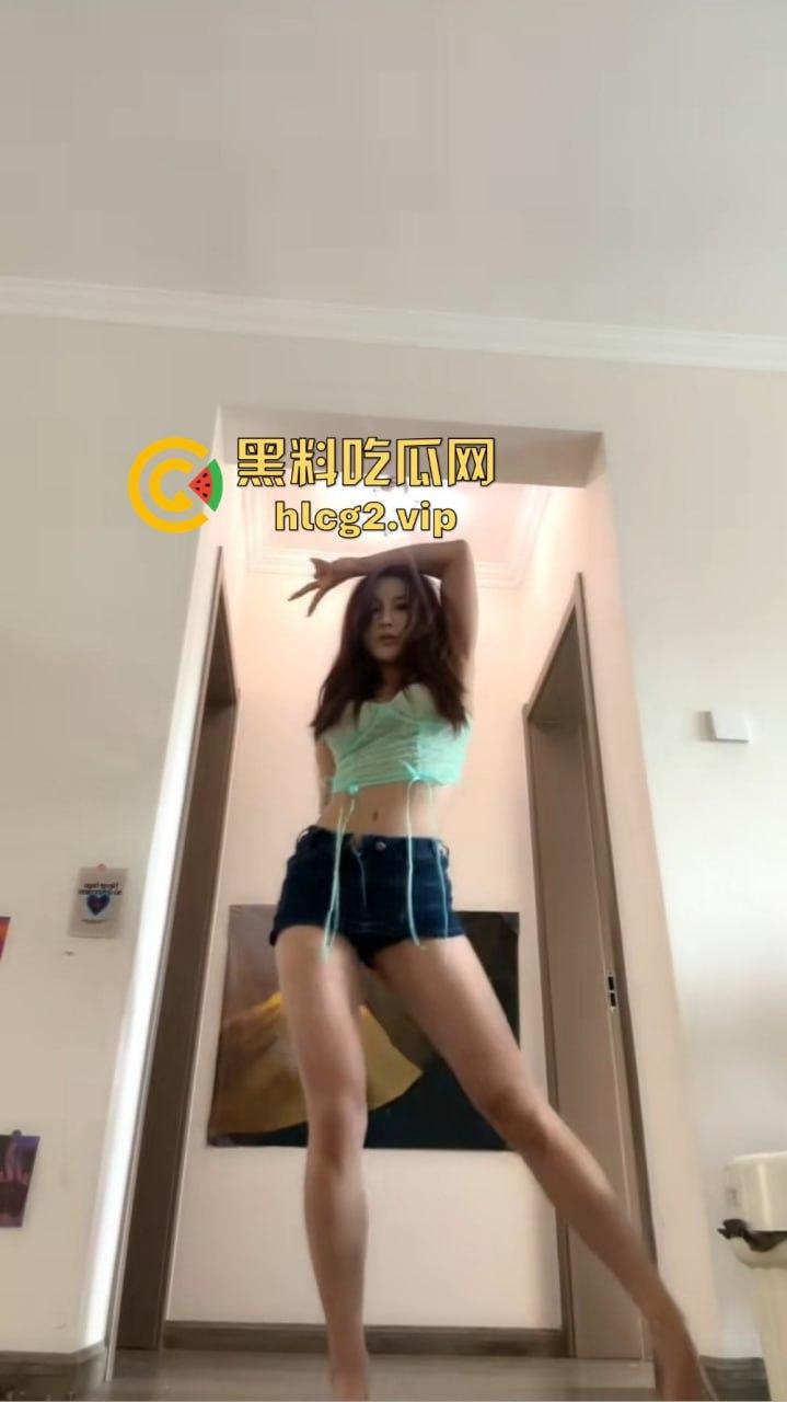 抖音网红小张不在家与金主激烈大战！女仆装黑丝诱惑，粉鲍紧致让人看得口干舌燥！-9