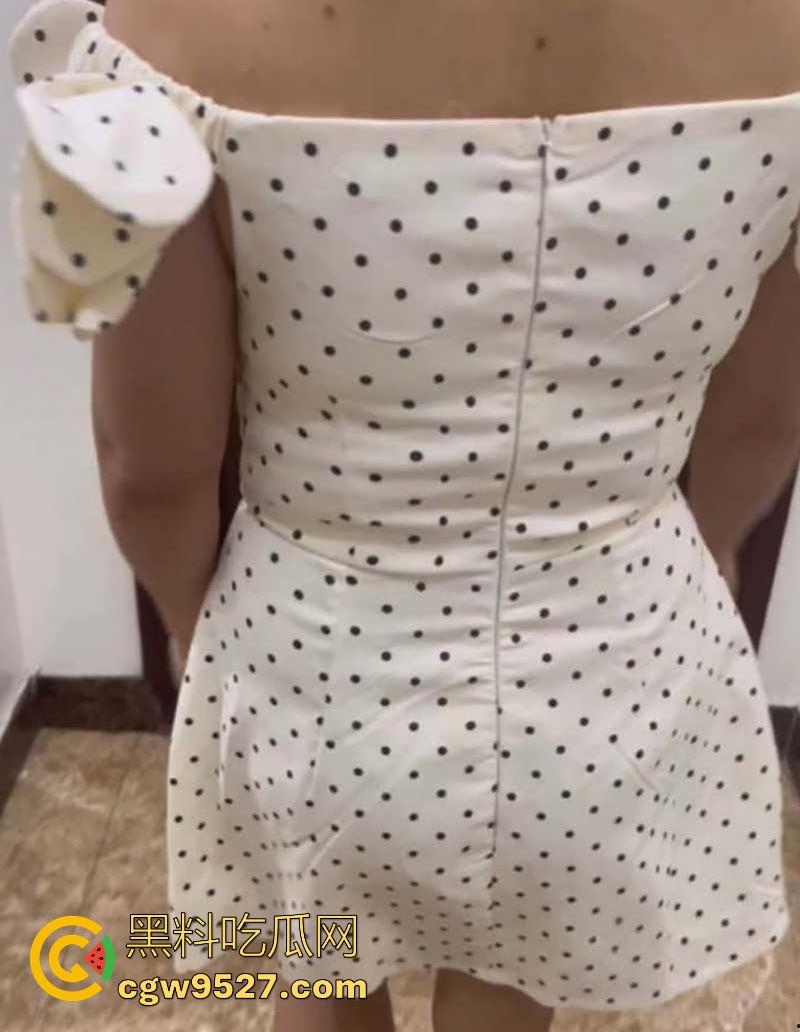 外甥趁小姨洗澡脱光闯入,被肉棒诱惑竟主动舔屌求操,后入打桩爆操,对白露骨场面超淫!-3