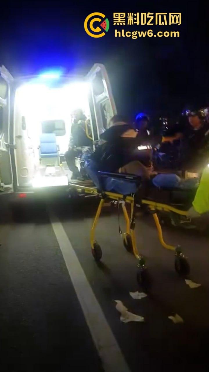 河南网红【王饱饱】与自养宠物狗野生交配不慎卡逼 送医路上怕出名崩溃跳车 现场视频流出!-3