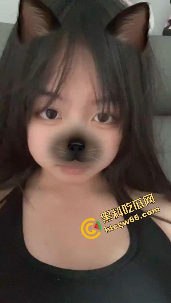 湖南株洲18岁反差骚学妹【刘怡婷】曝光,刚成年就当男网友的远程母狗,放学回家掰穴自慰叫到腿软!-3