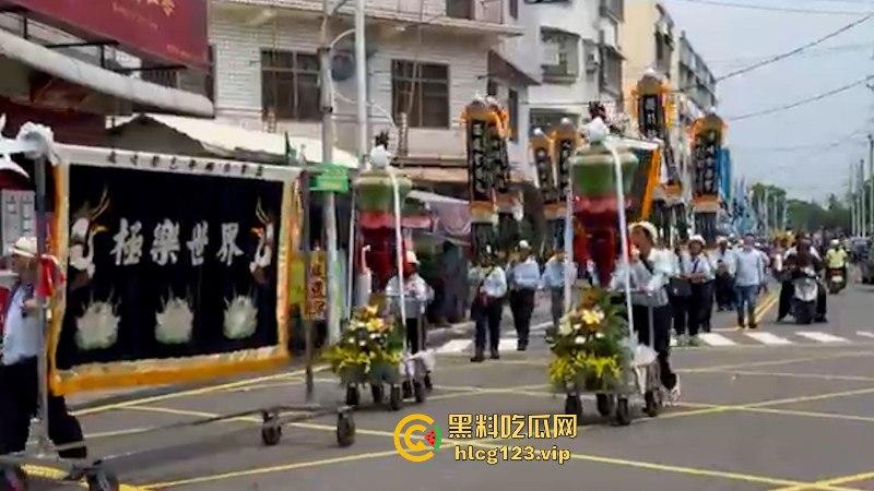 台湾屏东角头黑社会大哥“鸭头” 枪击现场曝光！出殡场面豪华到无法想象！-9