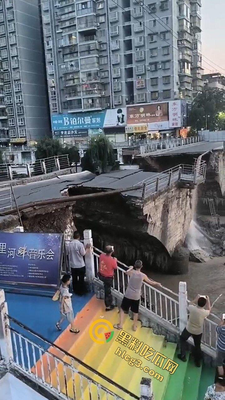 大桥崩塌现场！贵州三穗县龙庭大桥塌陷 及时封桥 无人伤亡-8