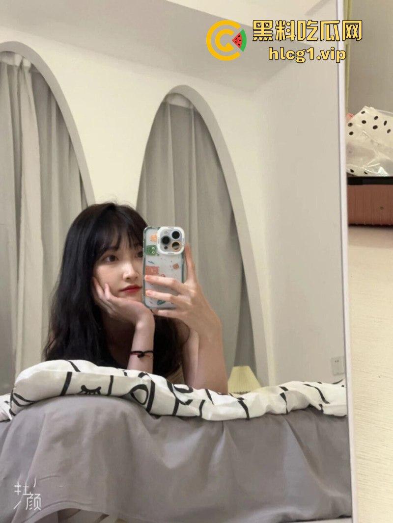 杭州海“龟”【潘玲玲】受眼镜男指导进军直播业 旁边还有打光的-6