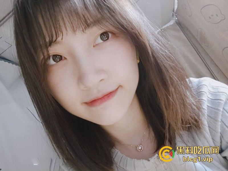 杭州海“龟”【潘玲玲】受眼镜男指导进军直播业 旁边还有打光的-9