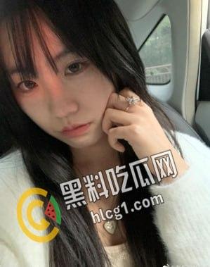 推特反差健身网红 悲哀小狗 高颜值女神自慰福利秀 JK装 豹纹裙白丝袜 诱惑满满!-2