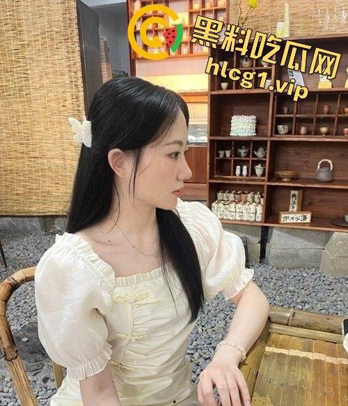 广西反差美女「赵晓玲」被包养真相曝光!奶茶店老板娘人设崩塌!被金主无套抽插叫声撩人!-1