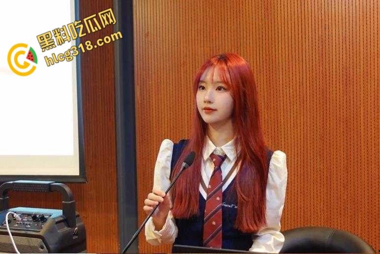 丹阳高颜值学生妹，作为学生会的代表， 不料私生活极却做一个好典范，只求射逼里不射嘴里！-1