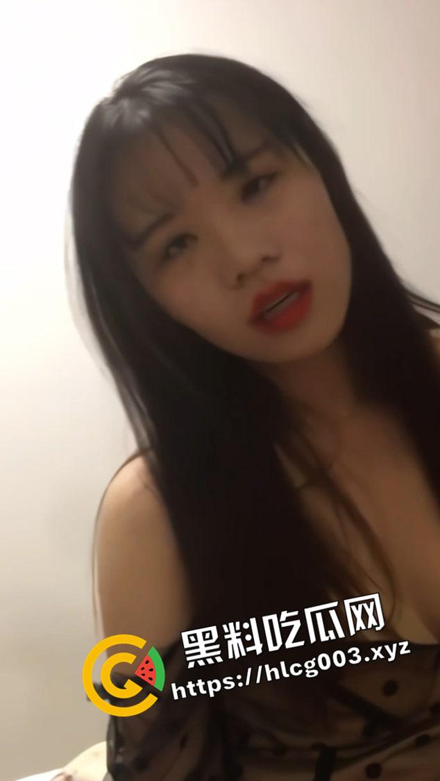 南宁朝阳人妻约炮!极品风骚 眼神拉丝 上了床骚到没边 看见大鸡巴走不动路 私密视频遭流出-5