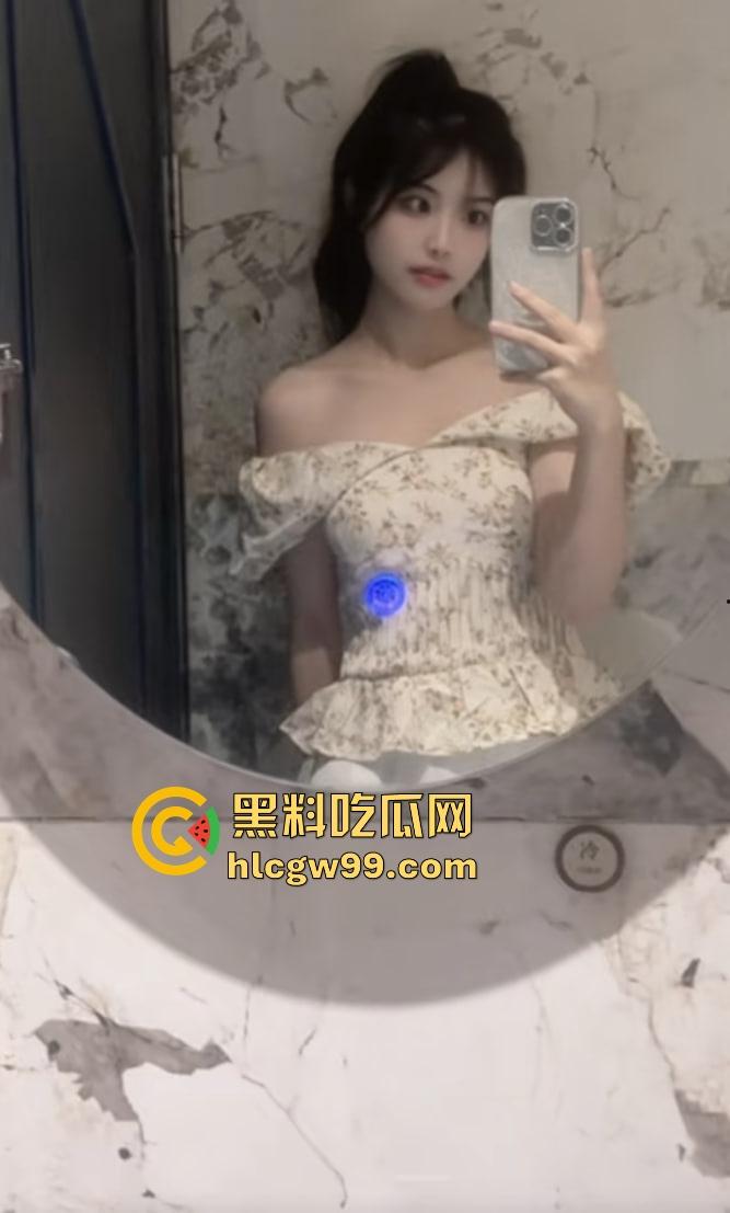 舔狗的梦炮友的床，抖音骚婊『绵绵小蛋糕』绿了兄弟，自己在床上被人操得高潮不断爽的翻白眼！独家曝光！-6