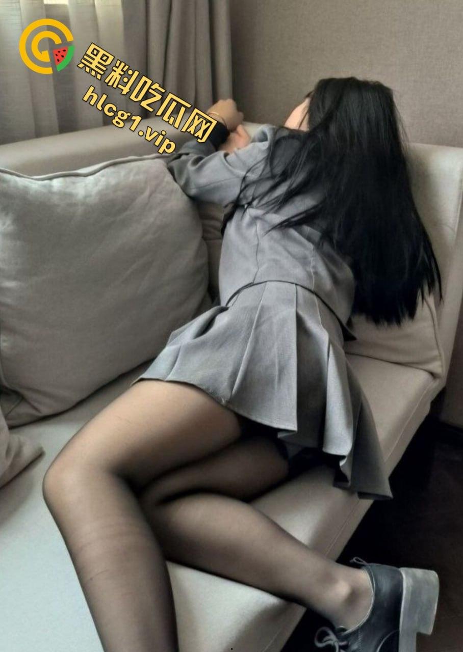 江苏酒水销售苏菲亚！已婚骚货为业绩出轨客户！酒店送炮视频曝光！黑丝揉逼场面火辣！-2