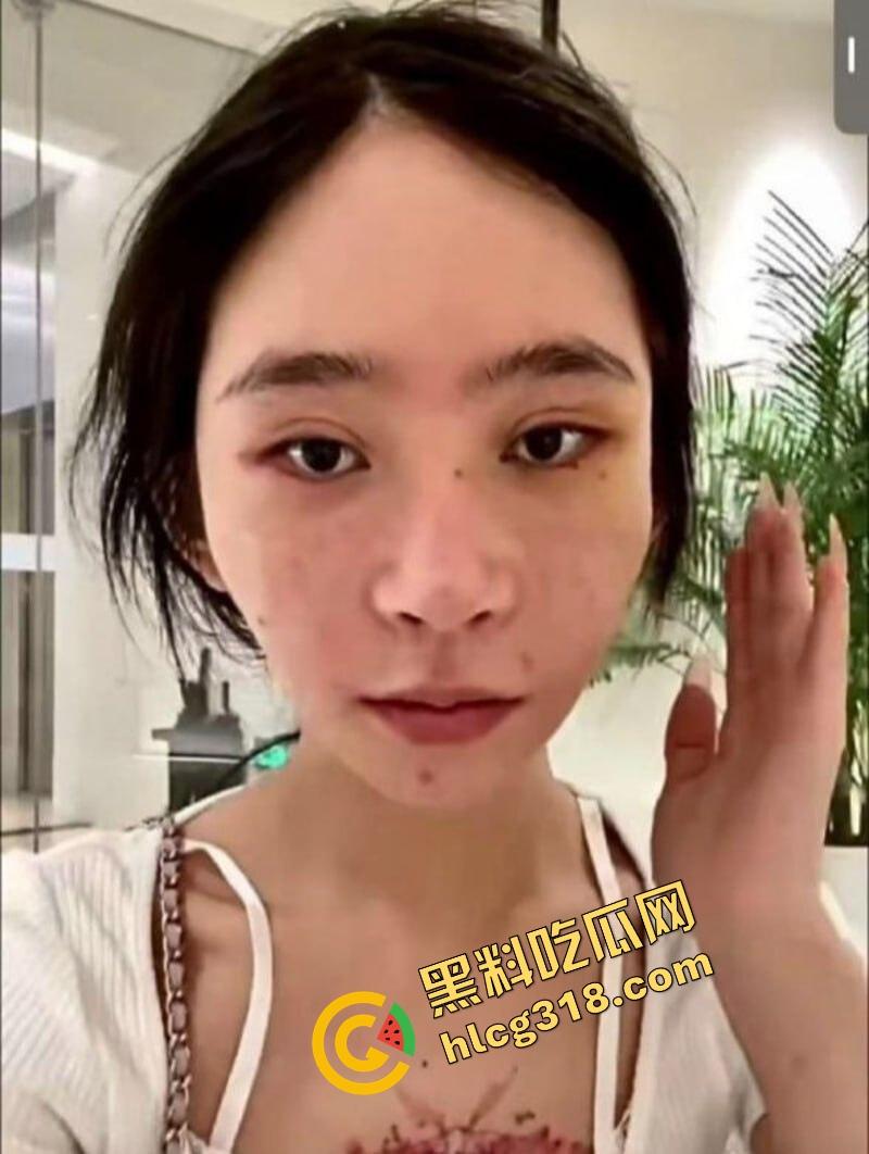 抖音63万粉『擦边女神哎呀』原来私下是推特检员妹子,一边审核黄片一边自己在玩真空跳舞?-12