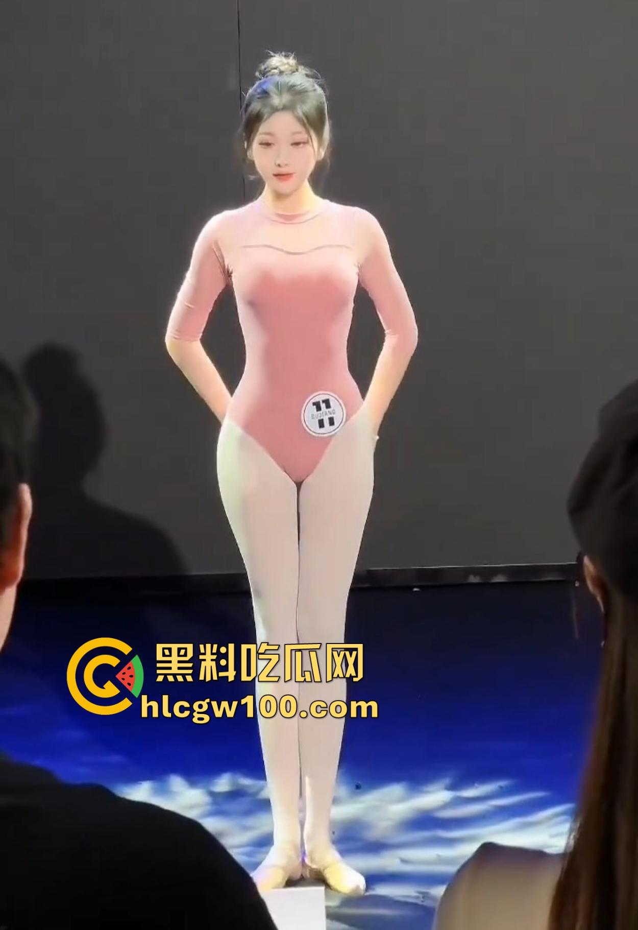 舞蹈生谁不想谈?大长腿翘屁股柔韧性炸裂,又能劈叉又能下腰,这身柔韧性谁上谁知道,所以到底都被谁拿下了?-7