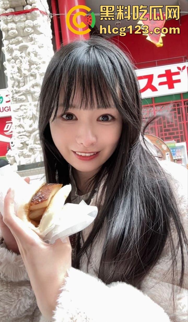 极品日本妹子白天看熊猫，晚上寂寞拿19CM狼牙棒狂放松！塞进小穴痛苦面具都出来了！-12