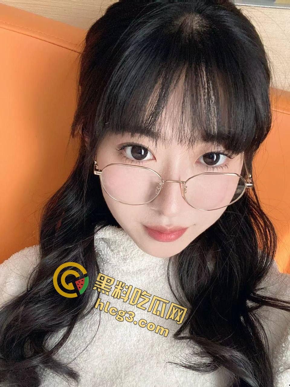 出轨视频曝光！高冷女神变淫荡母狗，调教前后大揭秘，口交颜射后入全程曝光！-3