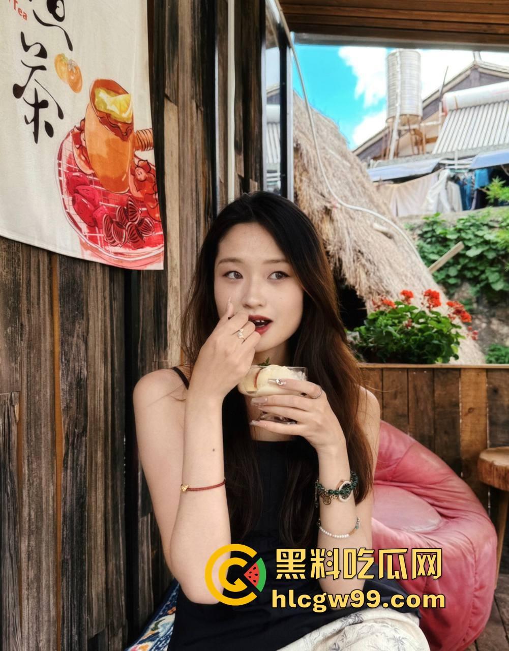 狼友投稿曝光大学生前女友【林辛】私下欠操成性,平时旅游拍美照,约炮帅哥被调教成母狗,放假就是淫乱季!-12