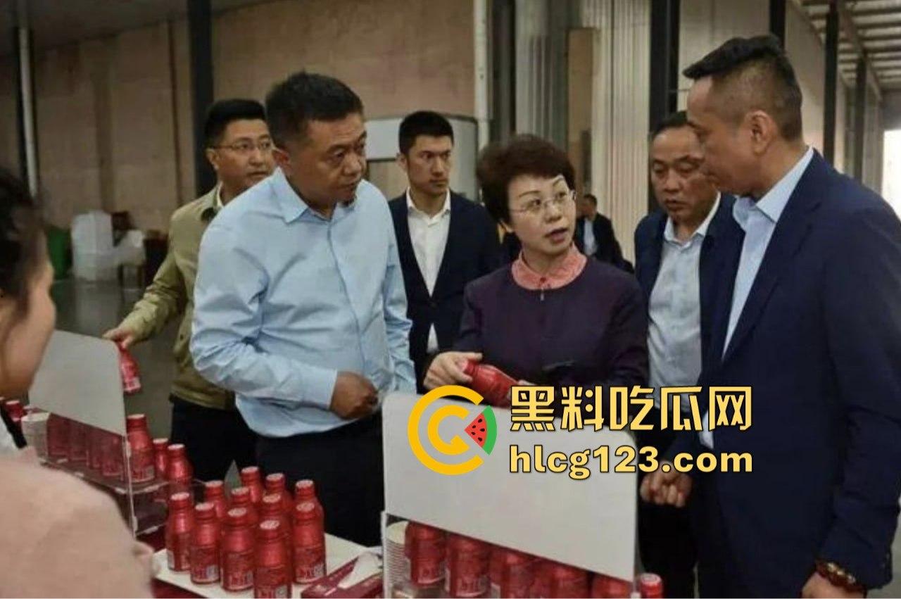 贪财贪色的贵州女州长落马!包养58名猛男,随身携带避孕套,简直是现代版武则天!-8