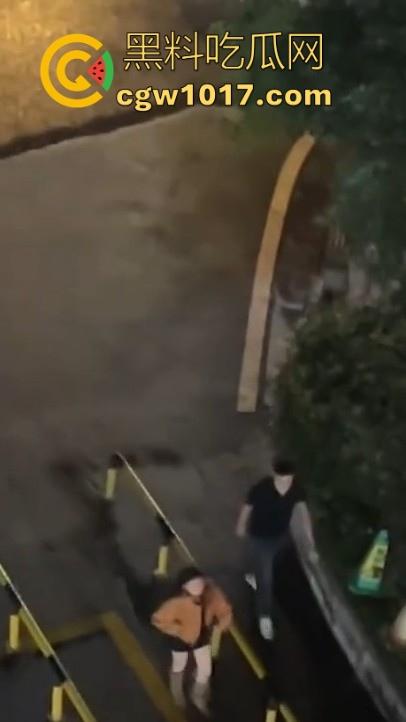 舔狗的终极下场,辛辛苦苦得到的女神一不开心就狂删自己耳光,只求女神能原谅,不是用得着这么卑微嘛!-8