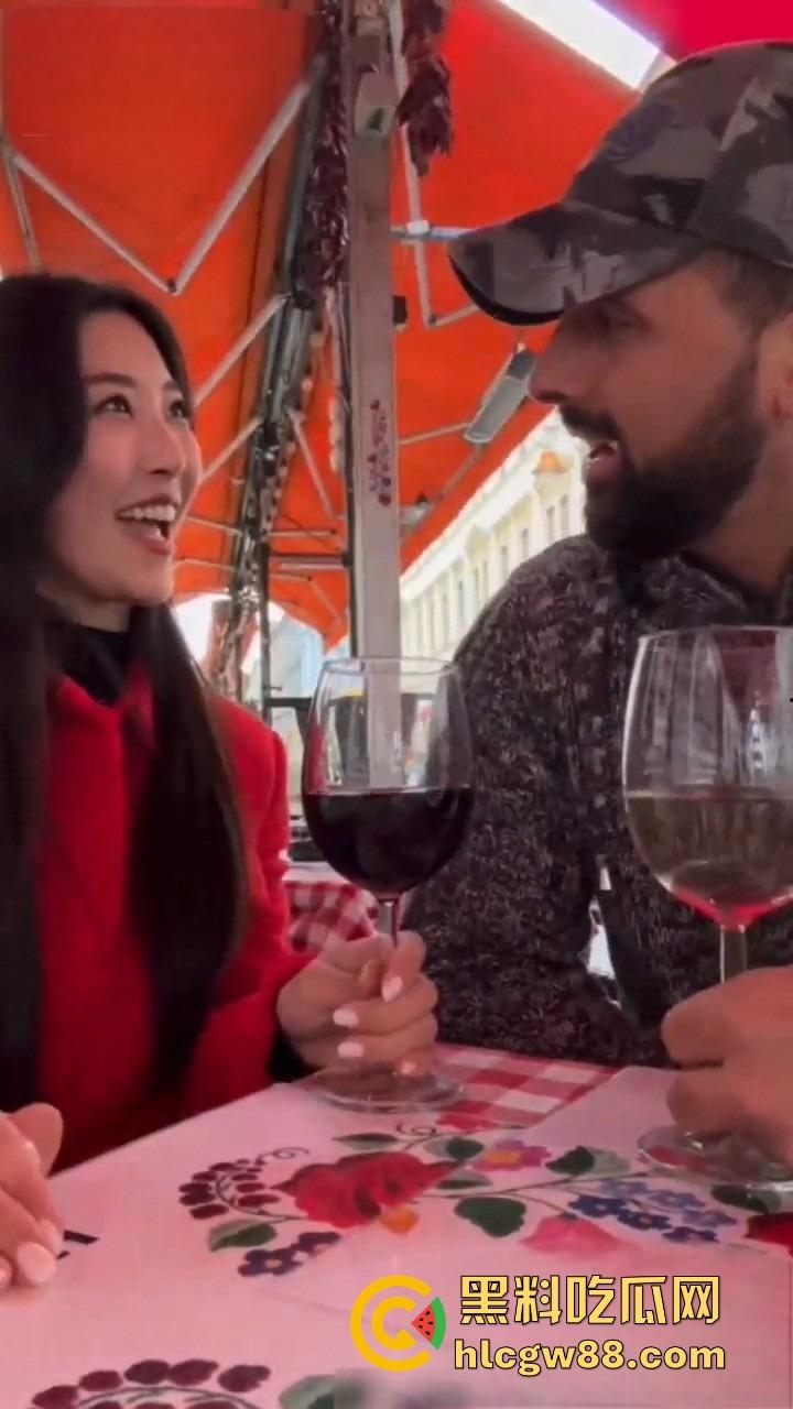 里斯本大奶留学生【胡依冉】街头被老外忽悠回家,共浴吃奶爆操随便玩,巨乳小骚逼被大屌输出!-1