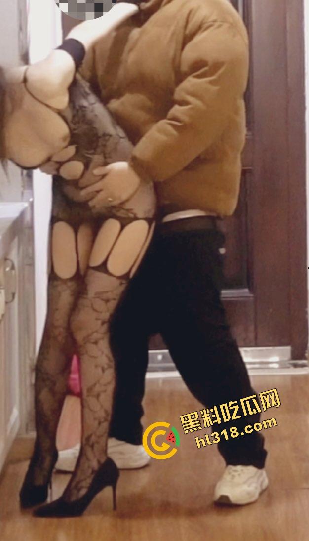 南京传媒学院极品反差母狗『李可盈』网调金主约炮,各种自拍视频流出,课代表小仙女也能喷水?-10