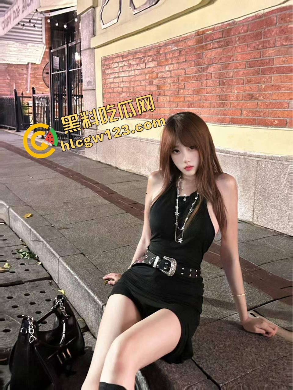 茅台灌骚逼河北04嫩妹『赵雪儿』骚到爆表骚逼滴蜡，3p轮奸撑开扩阴器灌满精液混合着茅台酒！-5