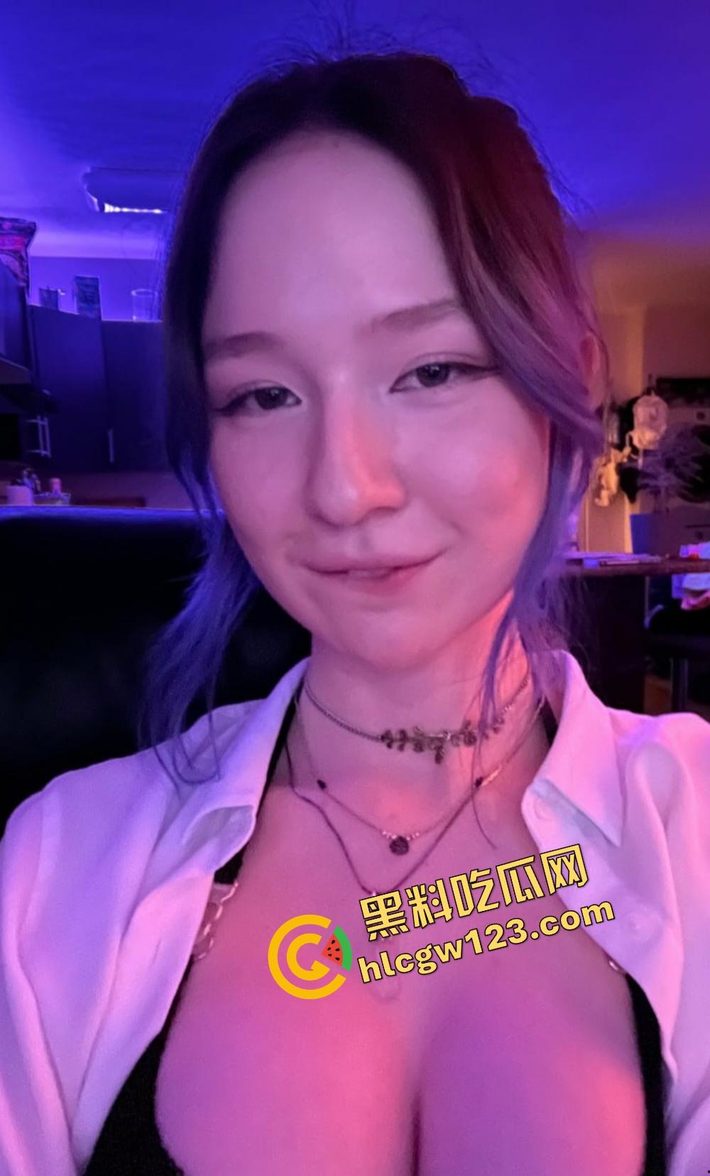 渭南骚妇胸口奶浪翻涌、逼水狂喷像高压水枪,衣服湿成透明避孕套,干到一半被她儿子撞见!-10