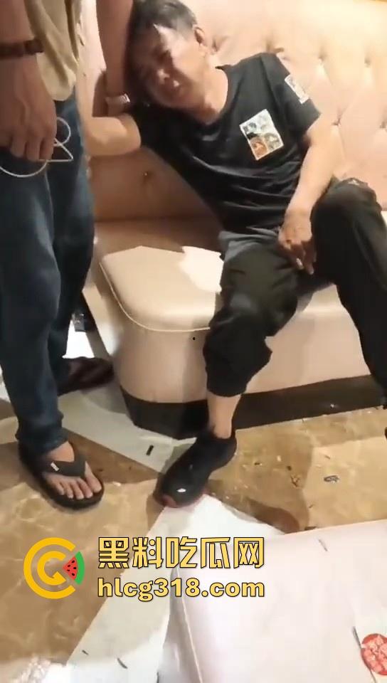 广东汕头潮阳自然局局长【欧镇武】被老婆抓奸咬坏鸡巴 嘶~这恐怕不止有点疼呀！-5