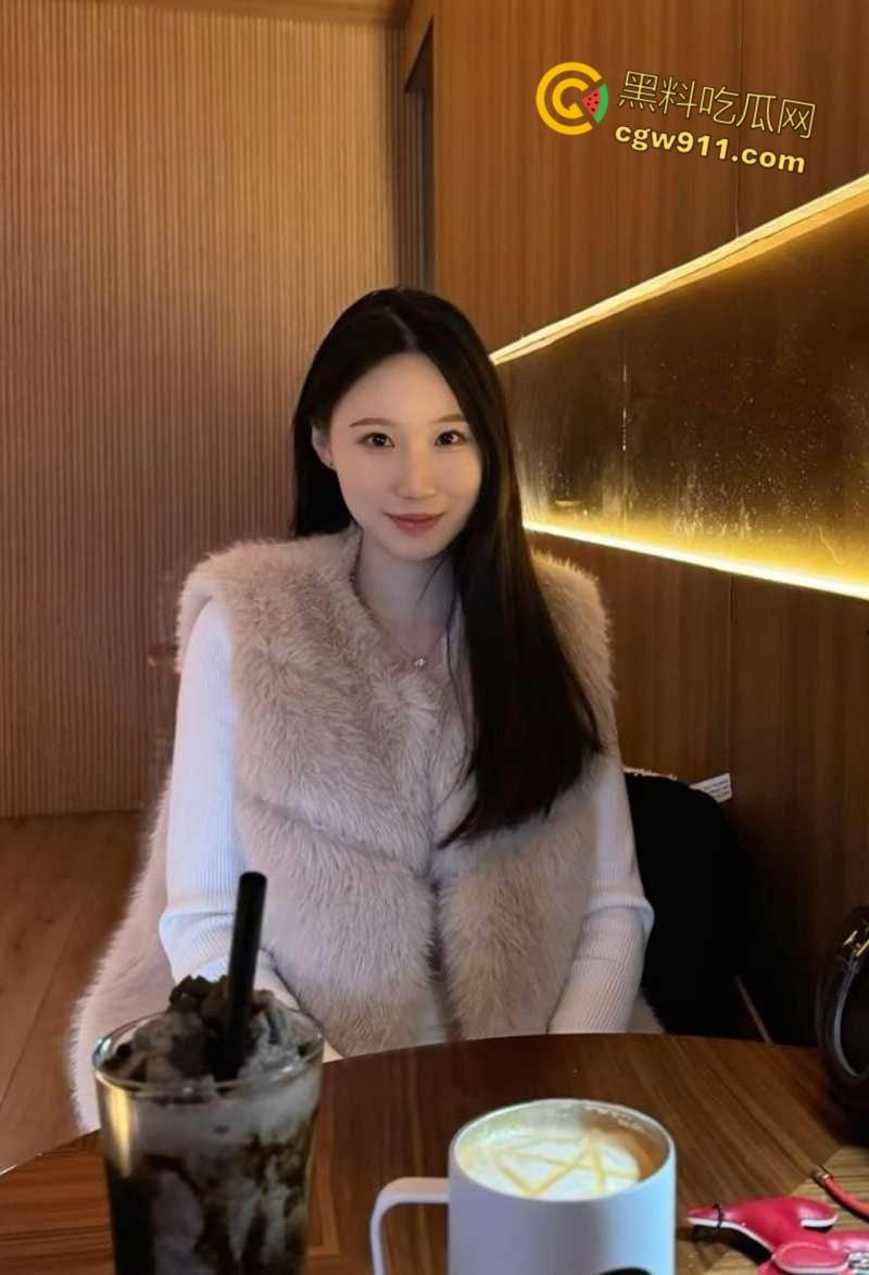 湖南常德清纯学生妹【于淑雅】，与男友激情做爱，乖巧听话淫水泛滥，性感JK黑丝美腿，操得过瘾又带劲！-3