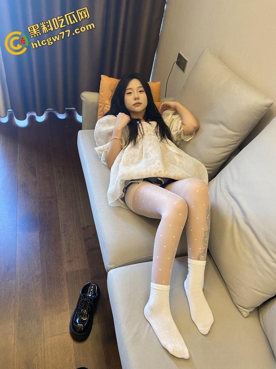 极品萝莉【林婉婉】白丝爆乳私拍,娇嫩粉逼撩爆宅男心,宅男夜夜沉沦的致命诱惑!-2