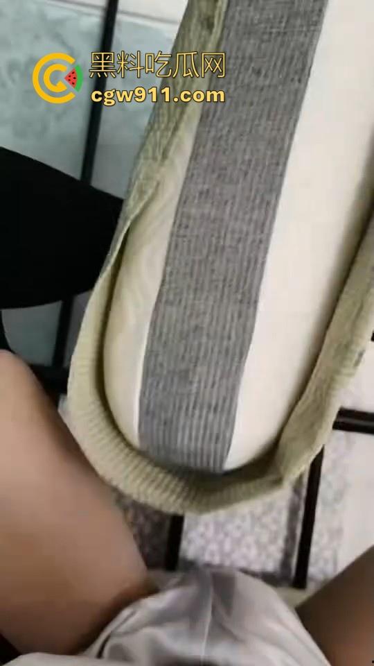 学校越大神人越多，学校越小神人越神！浙江工业大学惊现男娘穿JK白丝扮萝莉玩露出，校友群发自拍淫片！-6