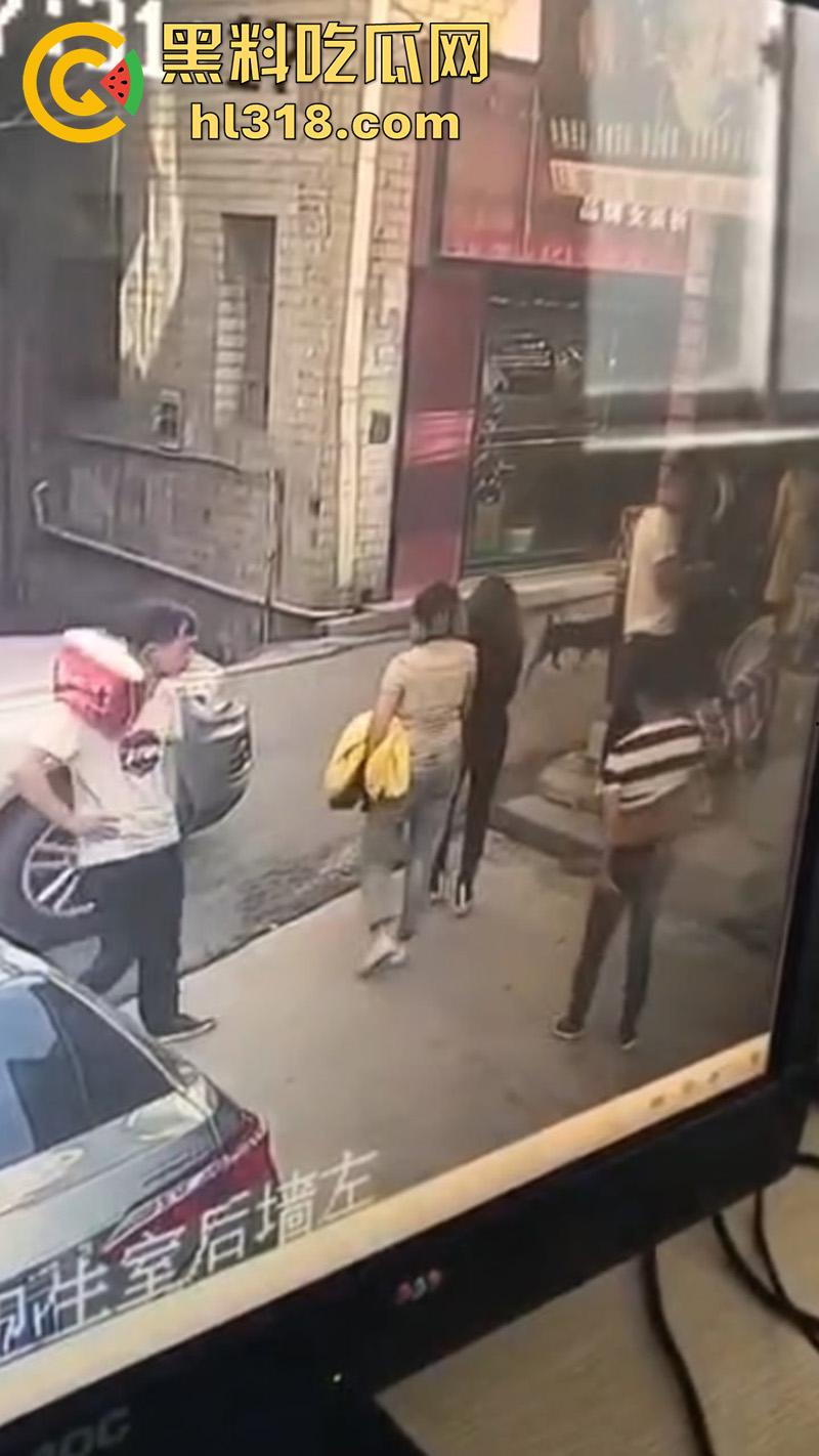 郑州男子持菜刀,砍杀奸夫淫妇,妻子出轨被老公发现,拿菜刀当场砍死奸夫,再追妻子狂砍!-1