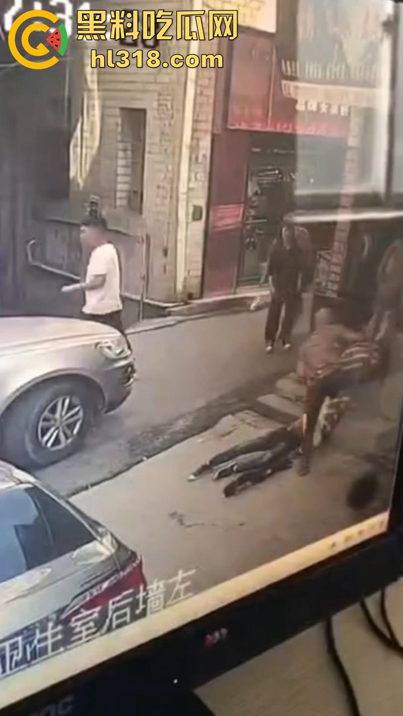 郑州男子持菜刀,砍杀奸夫淫妇,妻子出轨被老公发现,拿菜刀当场砍死奸夫,再追妻子狂砍!-6