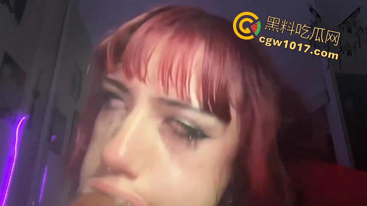 美服第一女芮娜挑战边自慰边打瓦,双视角直播,炮机假屌猛插,游戏才第一局小骚逼就已经受不了了!-6