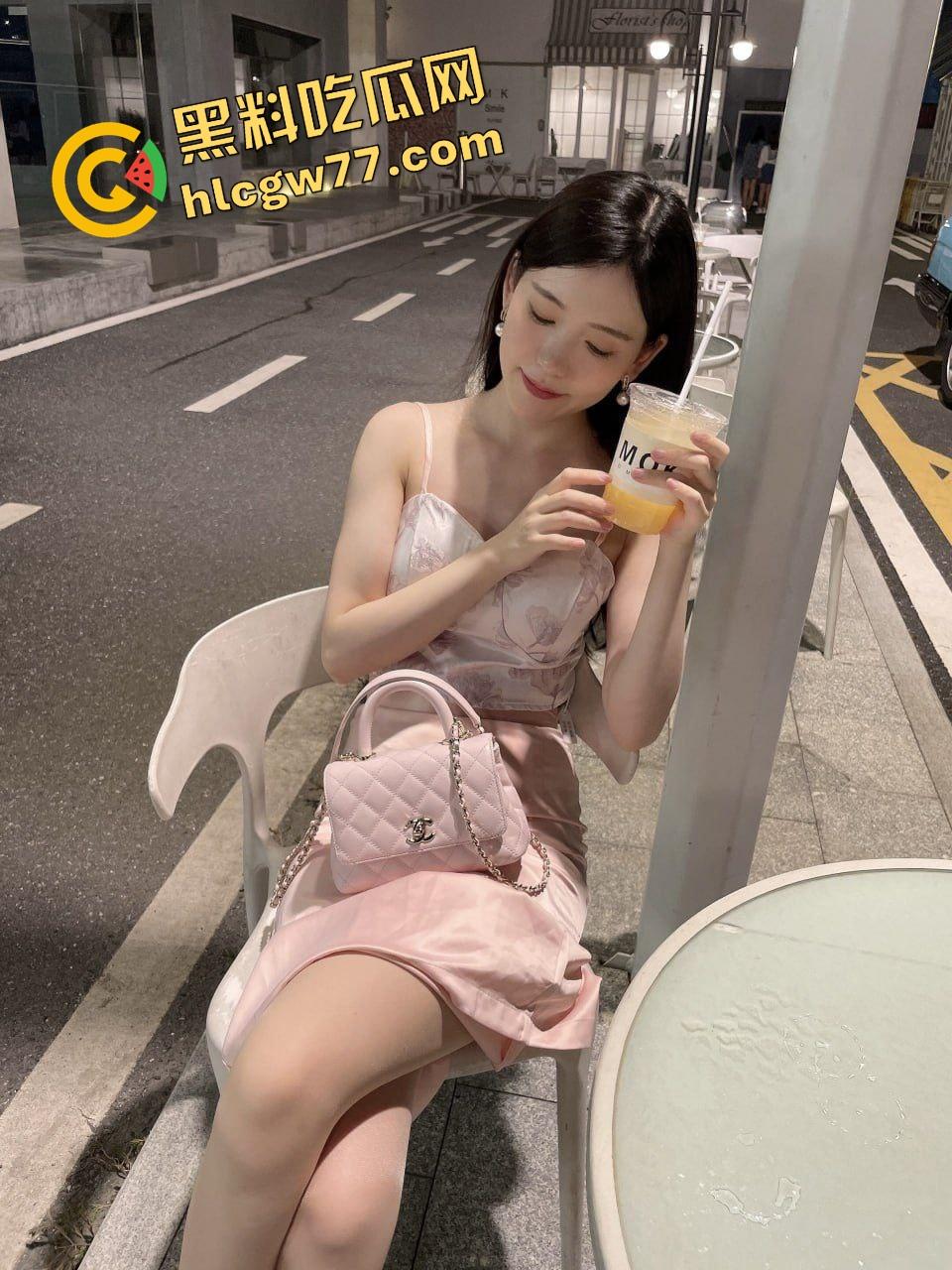 厦门航空空姐【宁夏】私拍流出,深喉口交爽炸,后入啪啪奶子狂甩,高潮内射射到腿软!-3