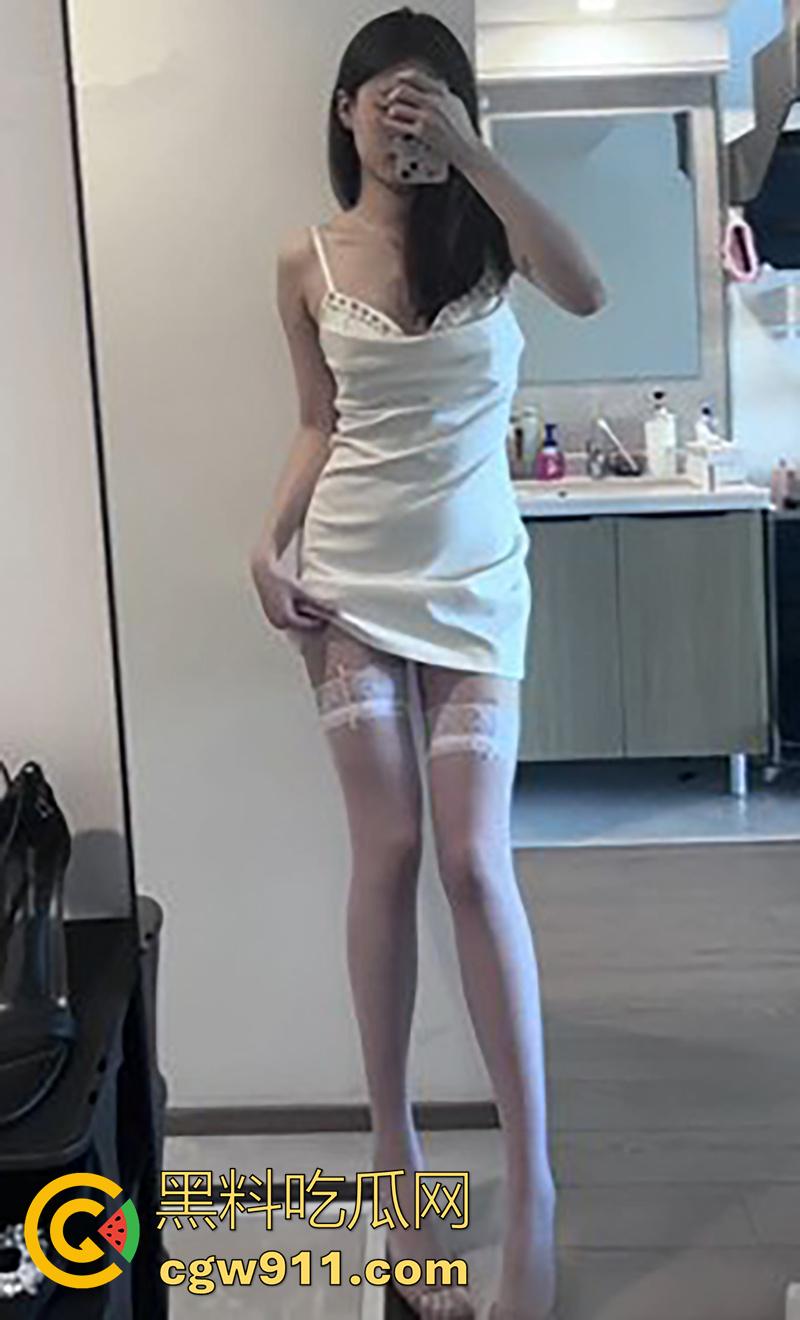 广州极品名媛【刘文慧】,身材火辣美腿修长,被金主调教训化,全程无套爆操,娇喘尖叫失控彻底沦为母狗!-2