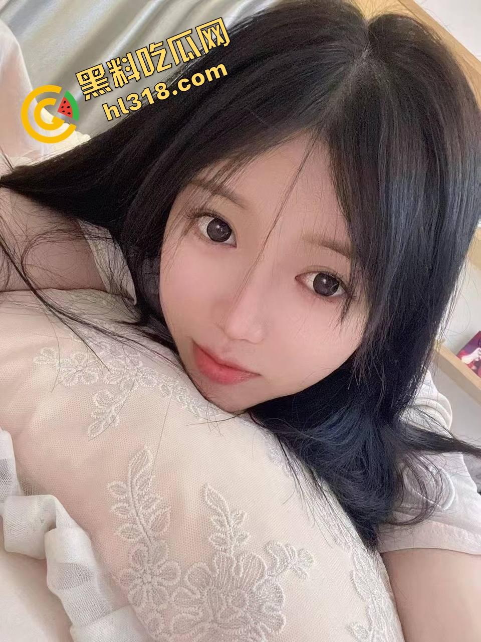 大白天俩骚货窗前赤裸互插假屌竞技赛,比赛高潮谁先喷,没男人靠假屌,也能自嗨得原地升天!-2