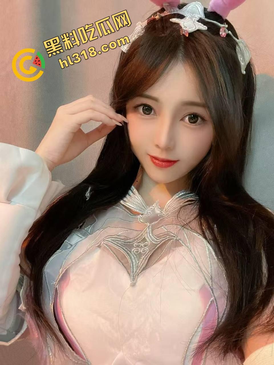 大白天俩骚货窗前赤裸互插假屌竞技赛,比赛高潮谁先喷,没男人靠假屌,也能自嗨得原地升天!-6