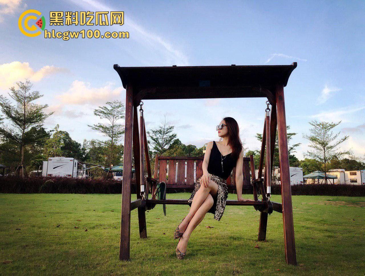 陕西西安初中教师【杨丽】背着老公疯狂约炮，爱吃精液每次舔得干干净净，艹完一次还浪得想再来第二次！-1