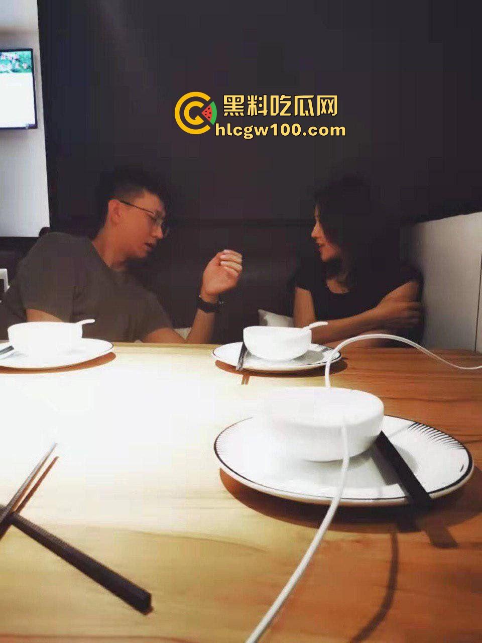 陕西西安初中教师【杨丽】背着老公疯狂约炮，爱吃精液每次舔得干干净净，艹完一次还浪得想再来第二次！-6