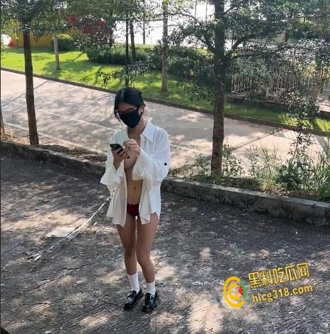 全裸姐妹花城市农村百次打卡!在别人小区裸体露出帮大叔干活,路人问路超刺激!-7