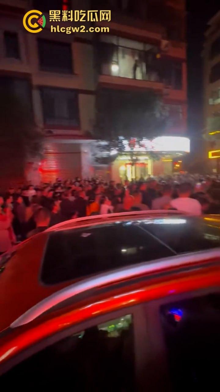 实力坑娃!湖南益阳桃江女子欠20元赌资不给 儿子上门出气却被老板哥哥持刀反杀-3