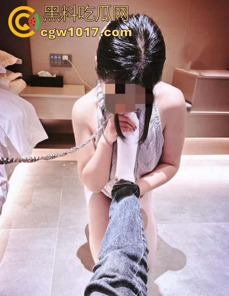 电竞酒店开发反差姐姐的母狗潜力，狗链拖着肉丝翘臀母狗，无套双洞齐插挑战忍耐度，这身材真的爱了！-3