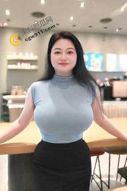 海角大神与小姨的禁忌交欢！趁小姨洗澡裸体的间隙，被肉棒诱惑，主动求操，对白露骨，场面超淫-1