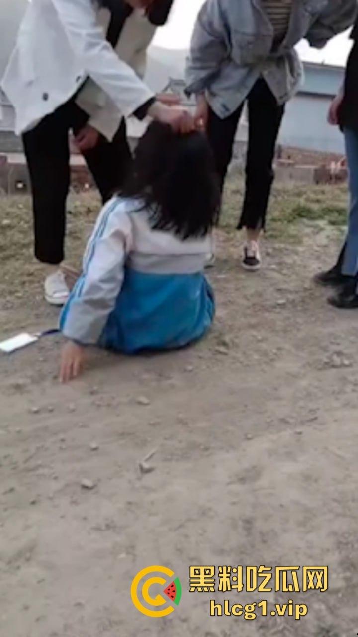 校园霸凌 广河城东中学多名女生遭掌掴欺凌 甘肃涉事中学校长免职！-5