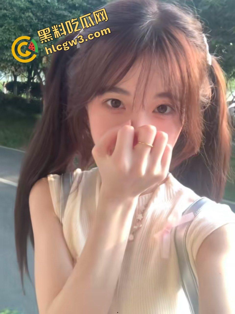 抖音清纯青春少女反差骚货『蔺延欢』白皙酮体超诱人 私拍粉穴不慎泄密 !独家曝光!-3